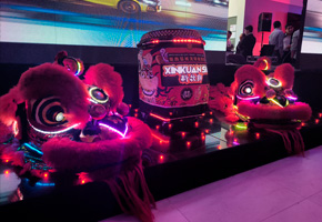 EXHIBICIÓN VITRINA LEONES O DRAGÓN CHINO